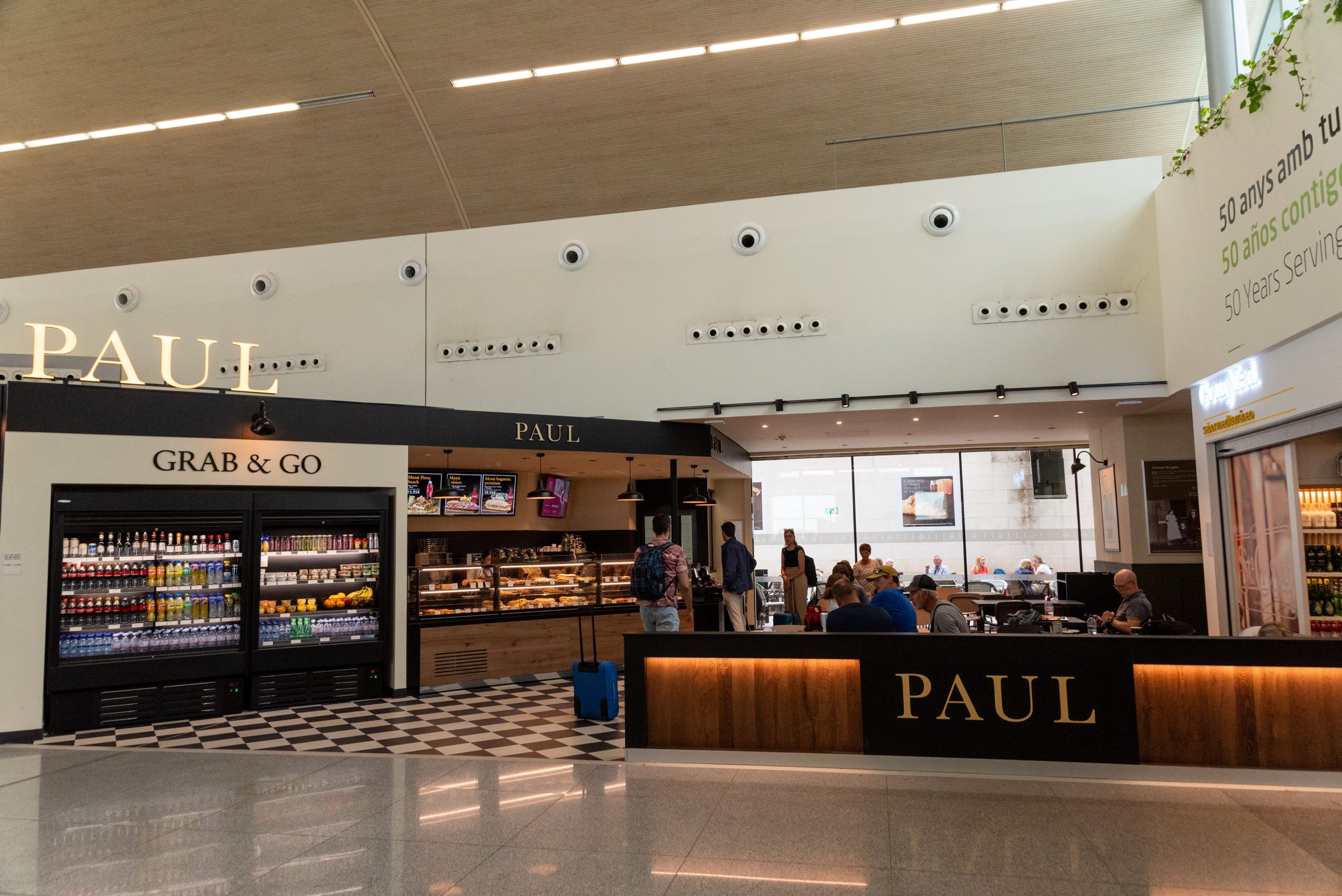 Areas culmina la transformación gastronómica en el aeropuerto de Menorca tras una inversión de 2 millones de euros